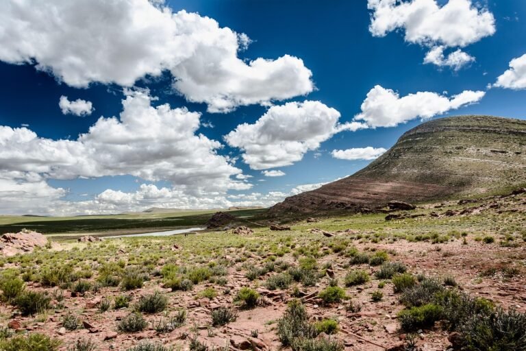 A rocky desert mountain landscape similar to the terrain around Jabal Uhud near Madinah