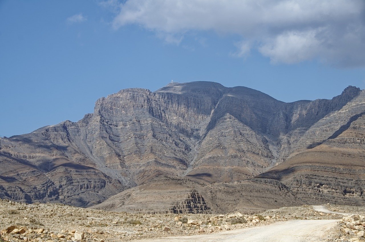 Pilgrims walking the path up Jabal al-Nour towards the Cave of Hira