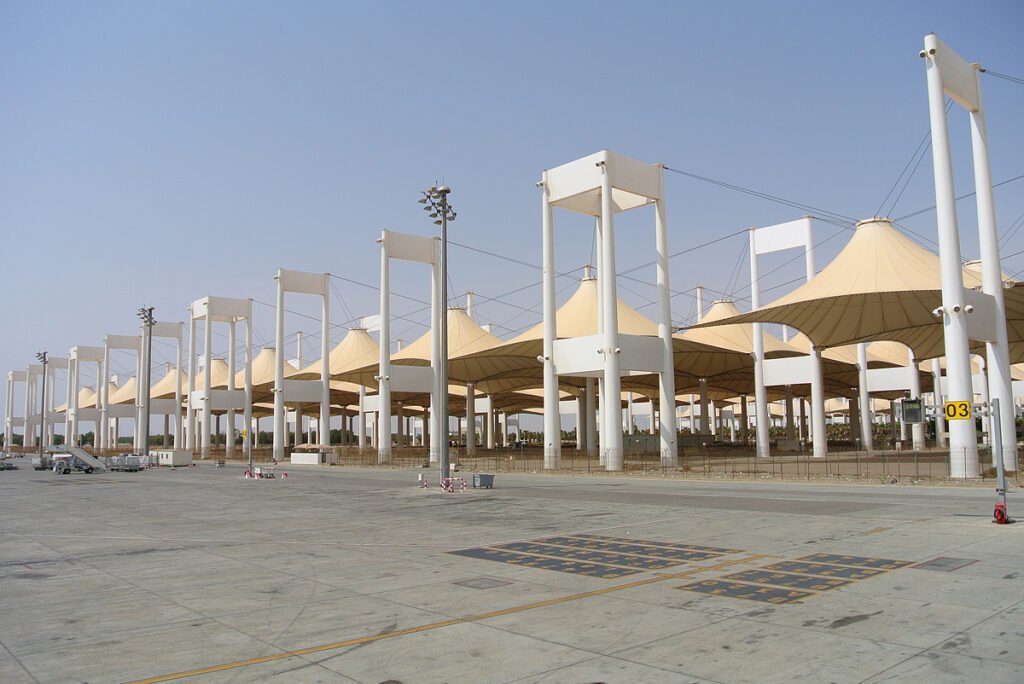 Jeddah Airport Terminals Explained: Getting the Right Pickup Point