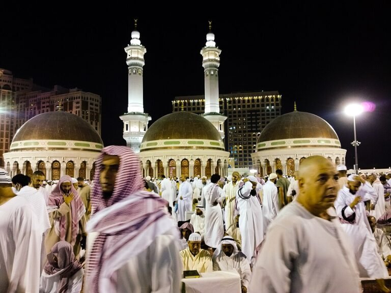 Makkah to Madinah Transport During Ramadan: Timing Around Iftar and Taraweeh